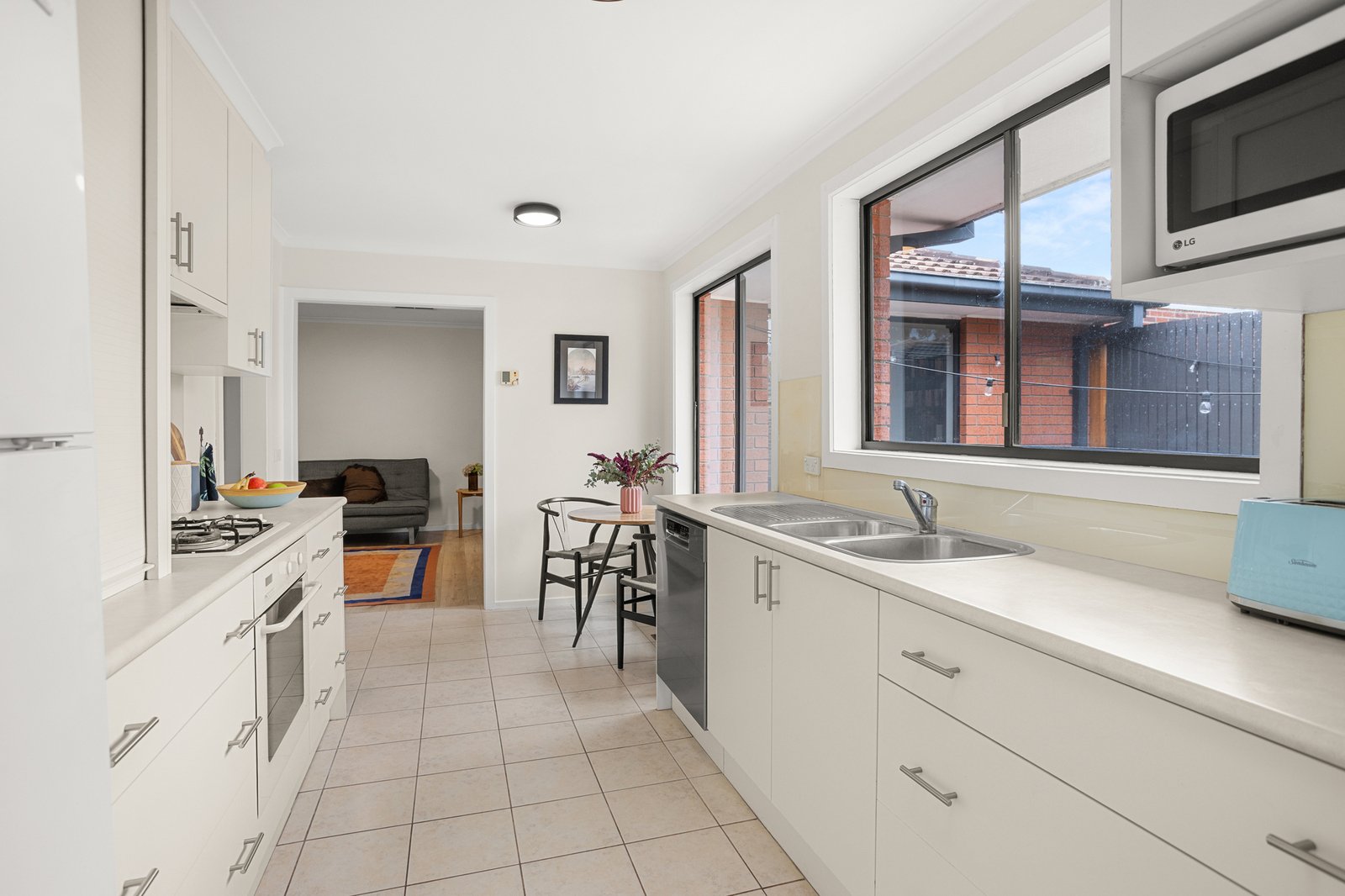 2/23 Edwards Street, Burwood, Burwood - Thumbnail 5