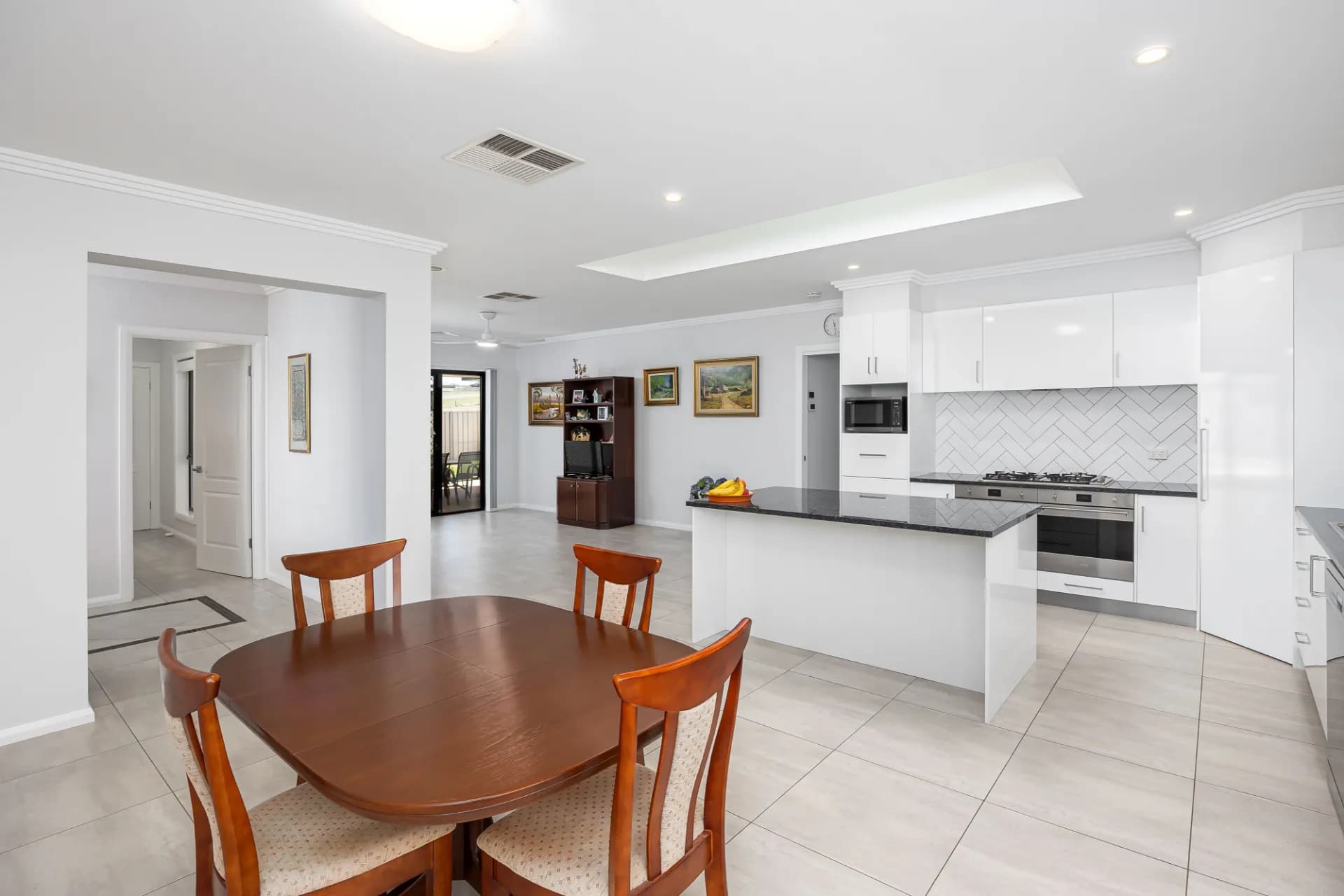 14 Chipp  Place, Lloyd, NSW, Lloyd - Thumbnail 3