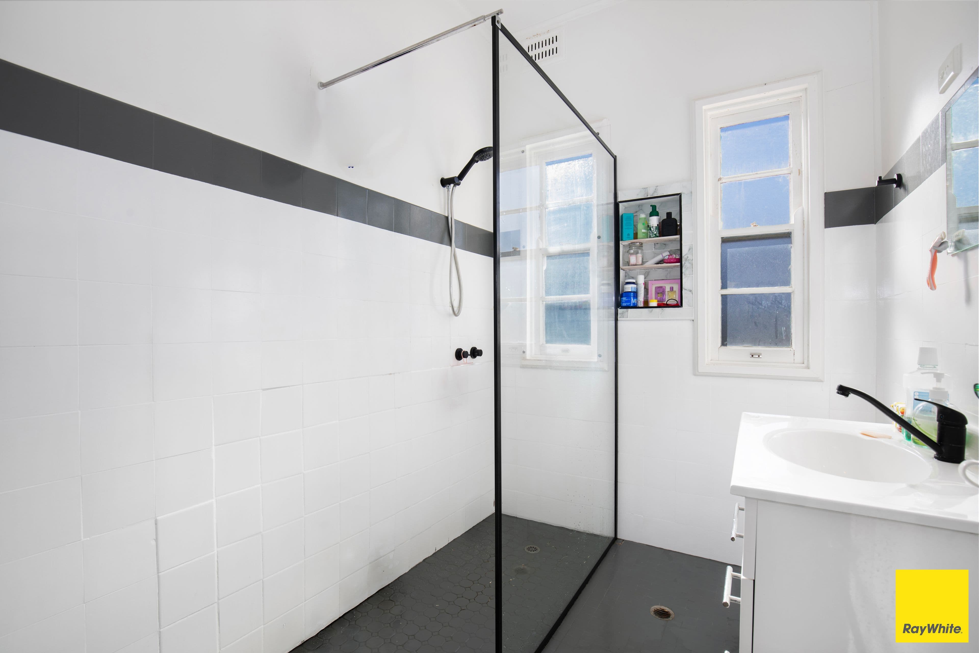 209 Ferguson Street, Glen Innes NSW 2370, Glen Innes - Thumbnail 7