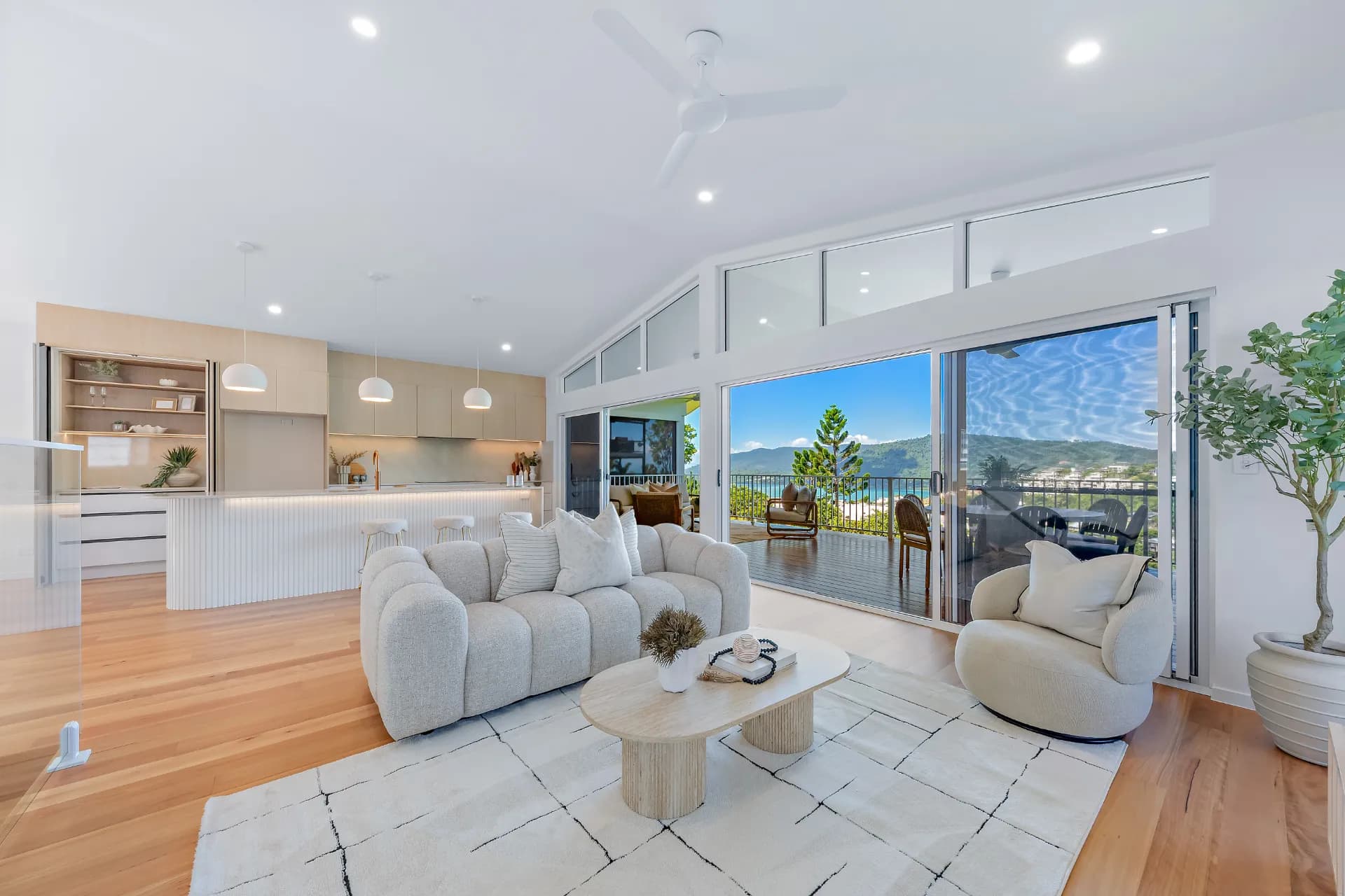 40 Seaview  Drive, Airlie Beach, QLD, Airlie Beach - Thumbnail 4
