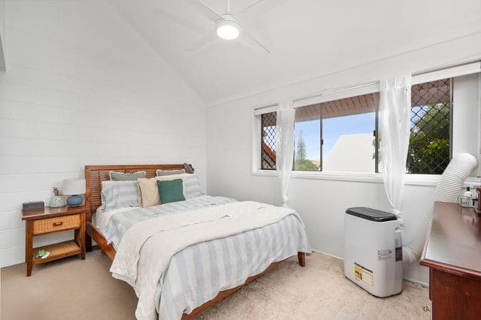 5/1 Margit Crescent, SUNRISE BEACH, QLD 4567, Sunrise Beach - Thumbnail 3