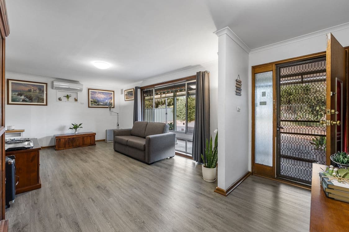 27 Avon Avenue, MORPHETT VALE, SA 5162, Morphett Vale - Thumbnail 2