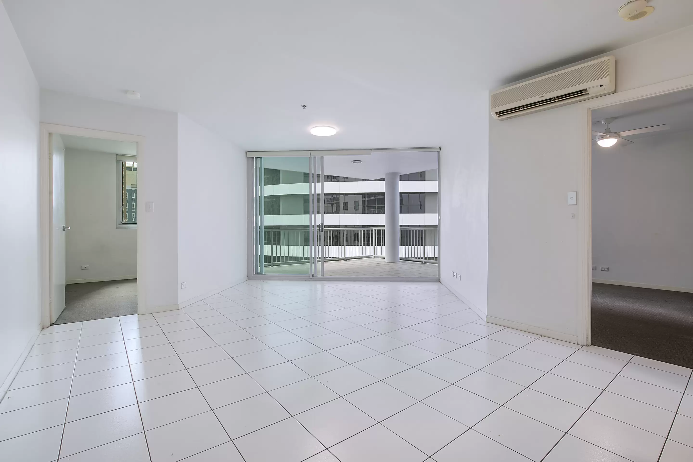 1203/30 Tank Street, Brisbane City, Brisbane City - Thumbnail 2