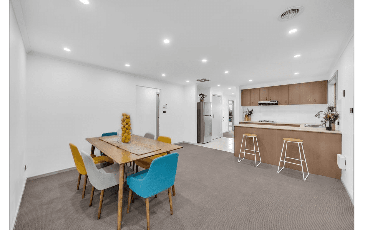 10 Yarraman Road, MANOR LAKES VIC 3024, Manor Lakes - Thumbnail 2