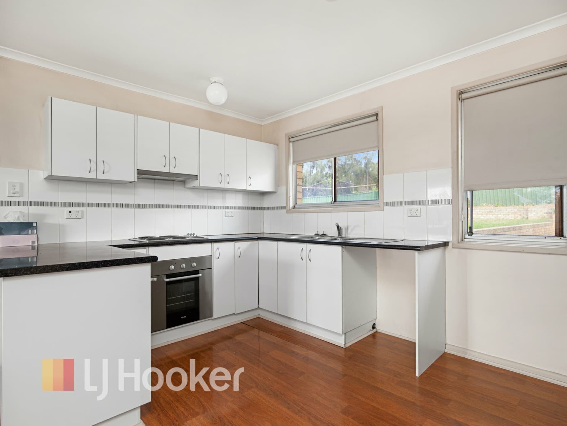 8 Wakehurst Crescent, Singleton, Singleton Heights - Thumbnail 6