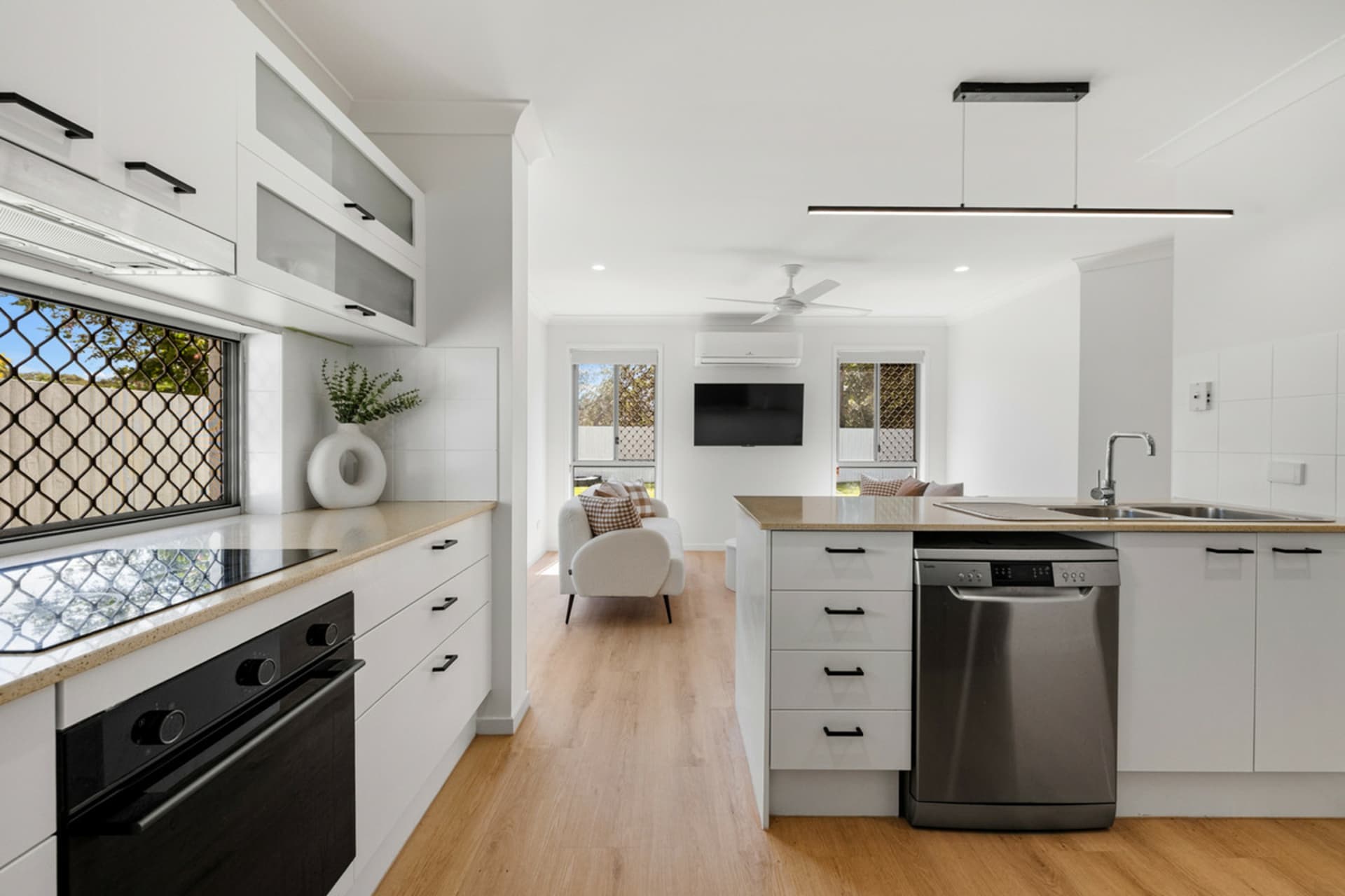 14 Shaw Place, Redland Bay, Redland Bay - Thumbnail 4