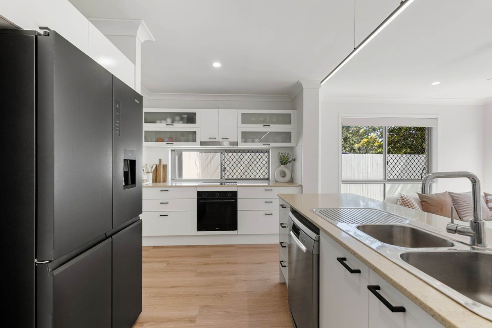 14 Shaw Place, Redland Bay, Redland Bay - Thumbnail 5