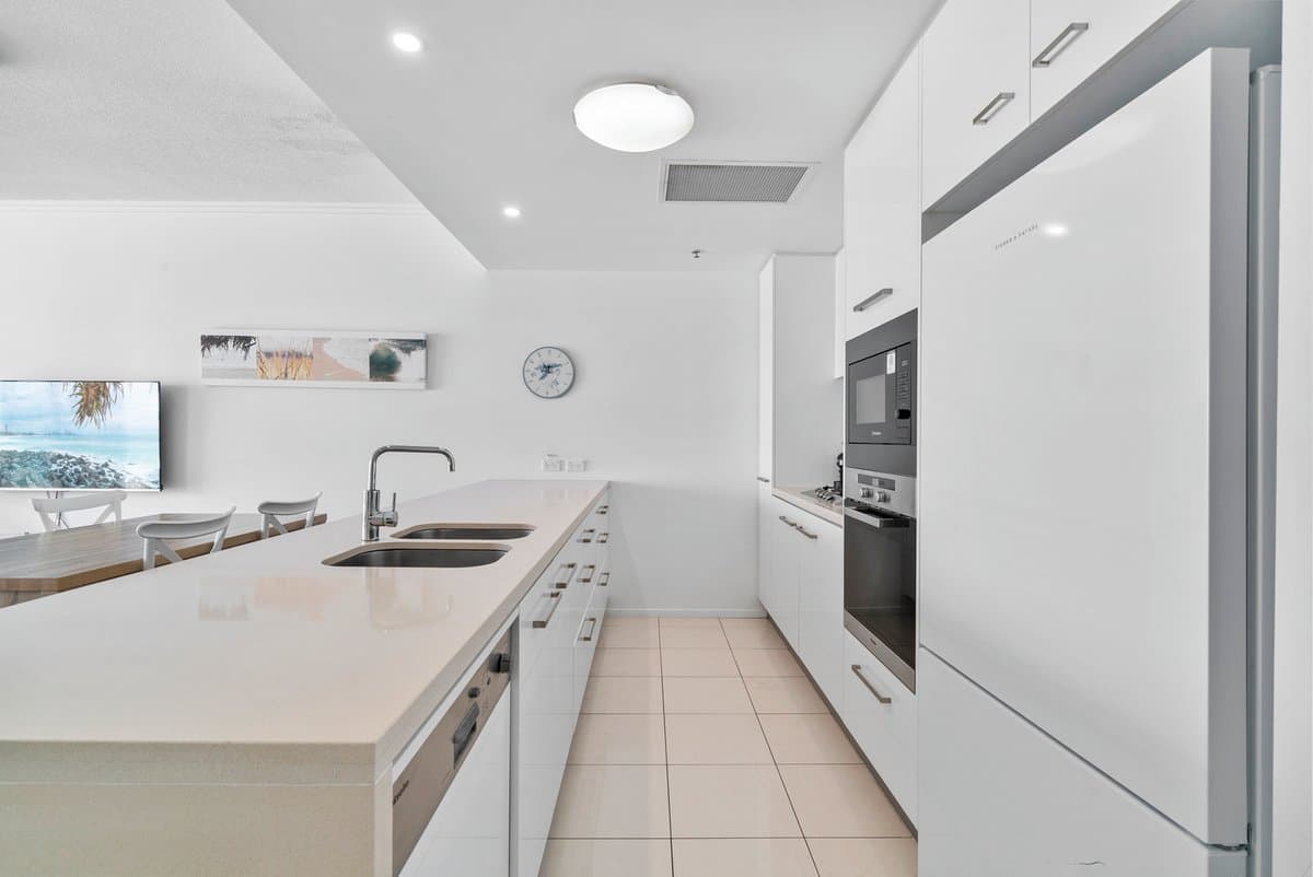 1003/120 Marine Parade, COOLANGATTA QLD 4225, Coolangatta - Thumbnail 8