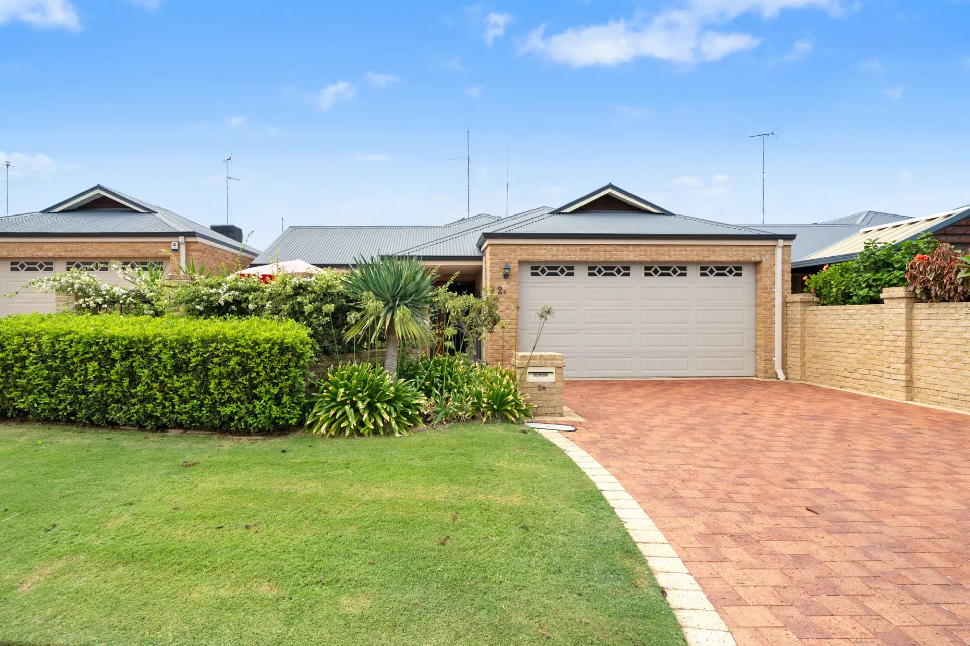 2B Binnar Court, Erskine - Image 1
