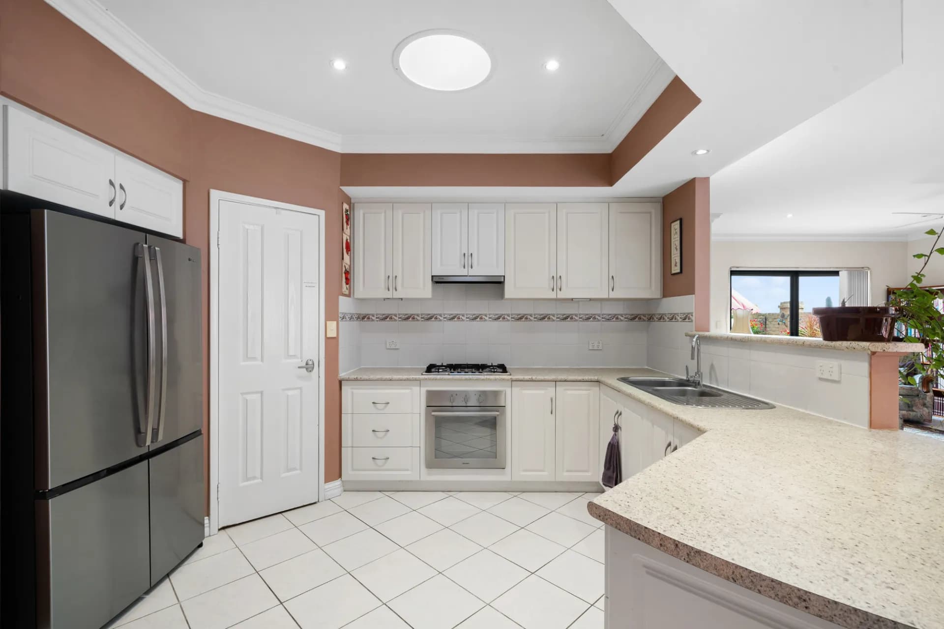 2B Binnar Court, Erskine - Thumbnail 4