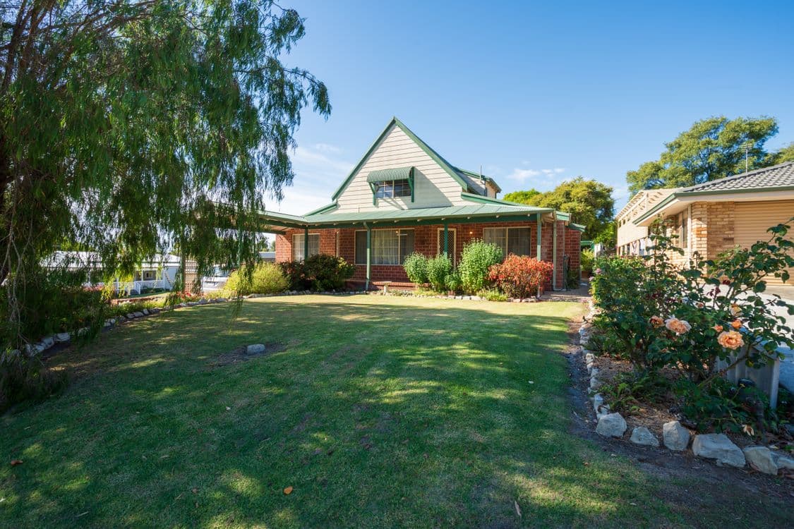 39 Robinson Street, PEMBERTON, WA 6260, Pemberton - Thumbnail 2