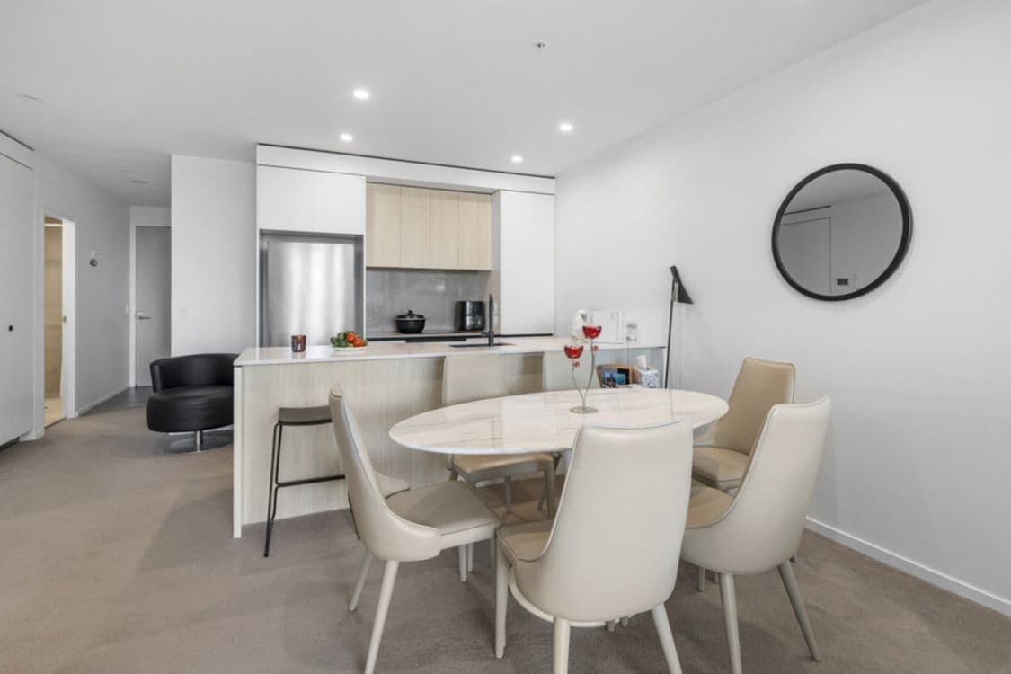 17/14 Elizabeth Avenue, Broadbeach, QLD 4218, Broadbeach - Thumbnail 4