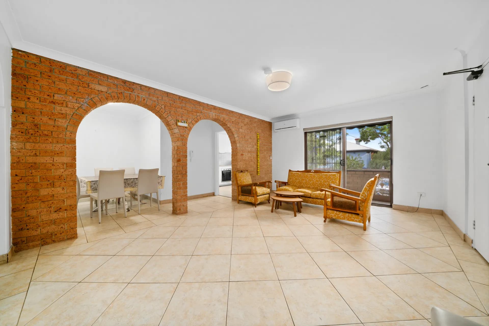 2/28 Caroline Street, Westmead, NSW, Westmead - Thumbnail 3