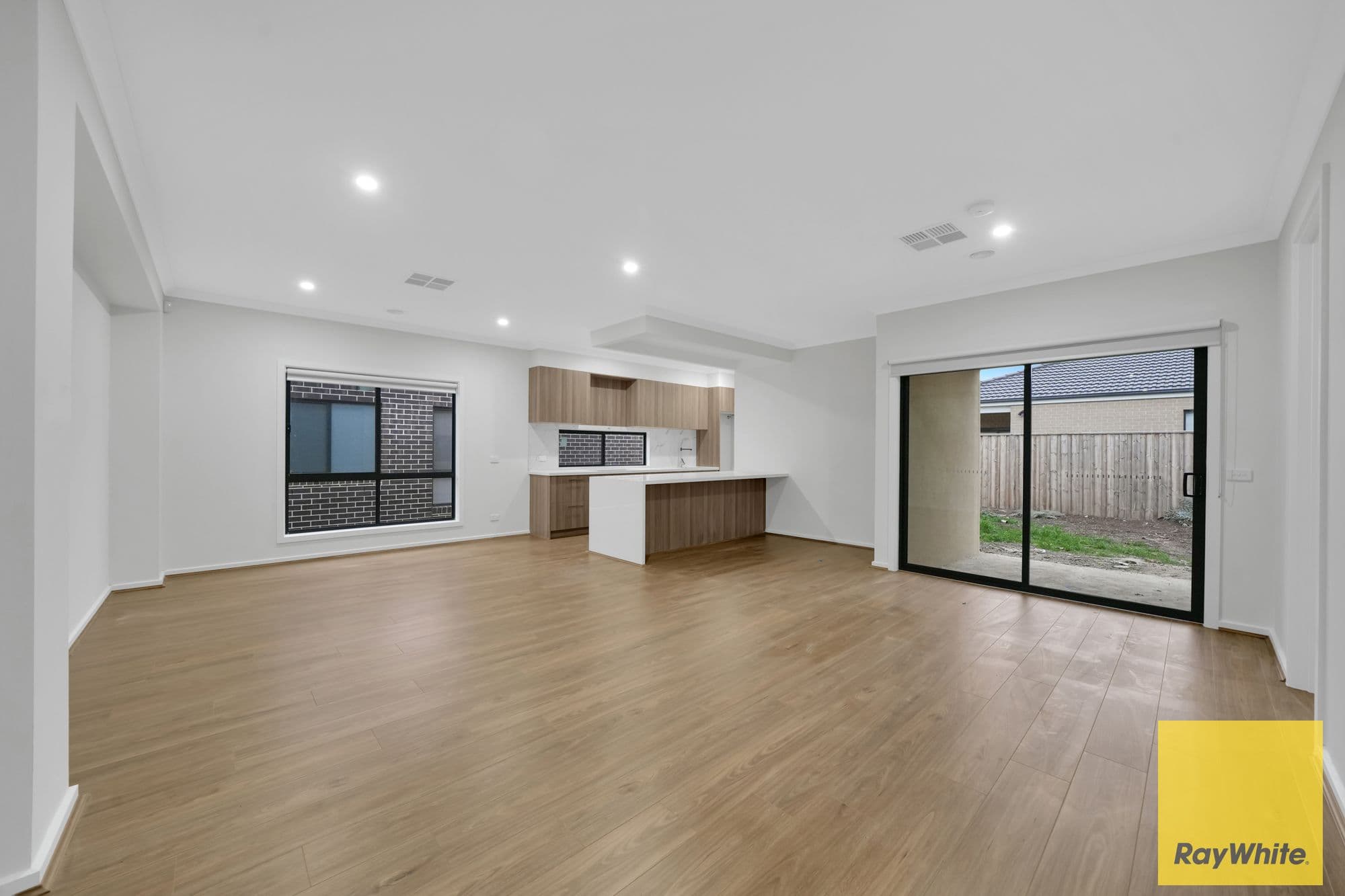 15 Farmingdale Street, MANOR LAKES VIC 3024, Manor Lakes - Thumbnail 4