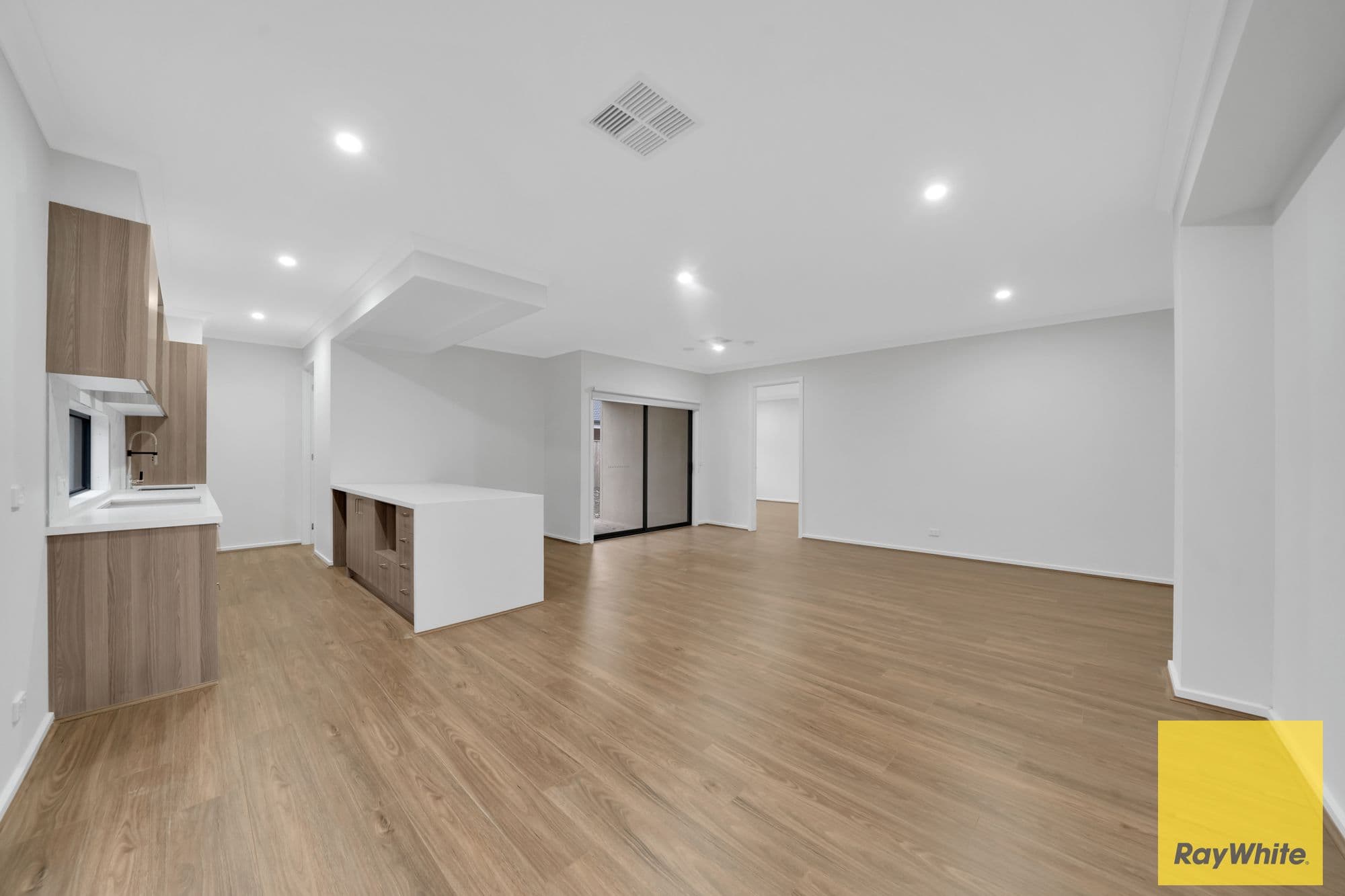 15 Farmingdale Street, MANOR LAKES VIC 3024, Manor Lakes - Thumbnail 6