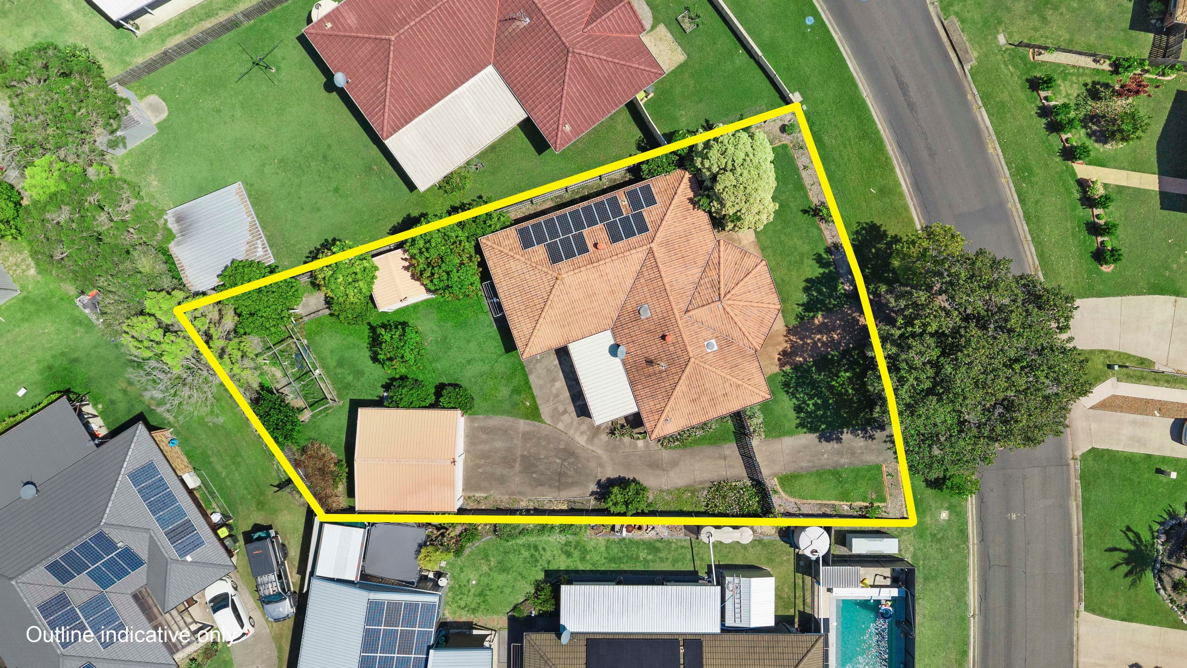 8 Hyperno Road, Point Vernon QLD 4655, Point Vernon - Image 1