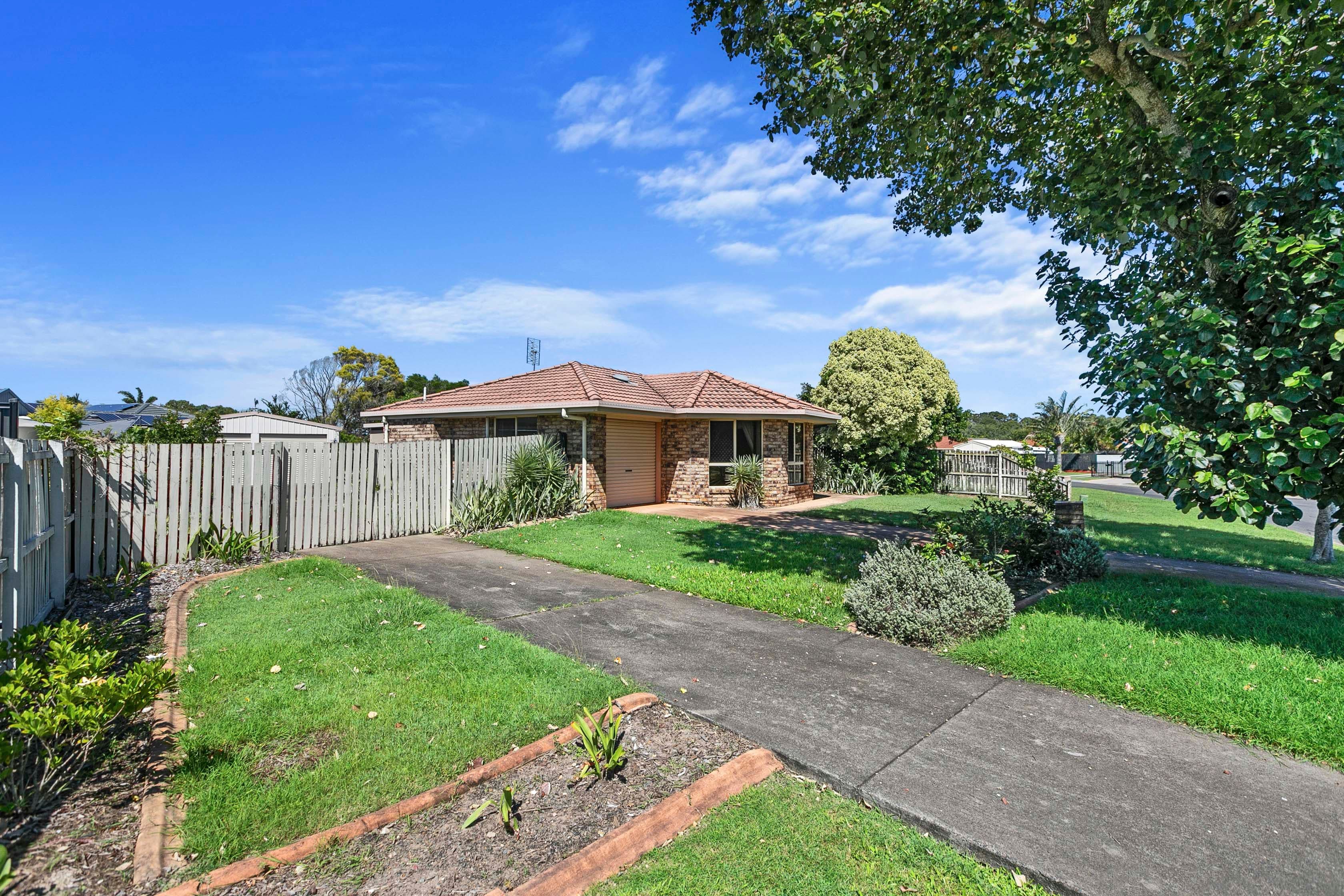 8 Hyperno Road, Point Vernon QLD 4655, Point Vernon - Thumbnail 2