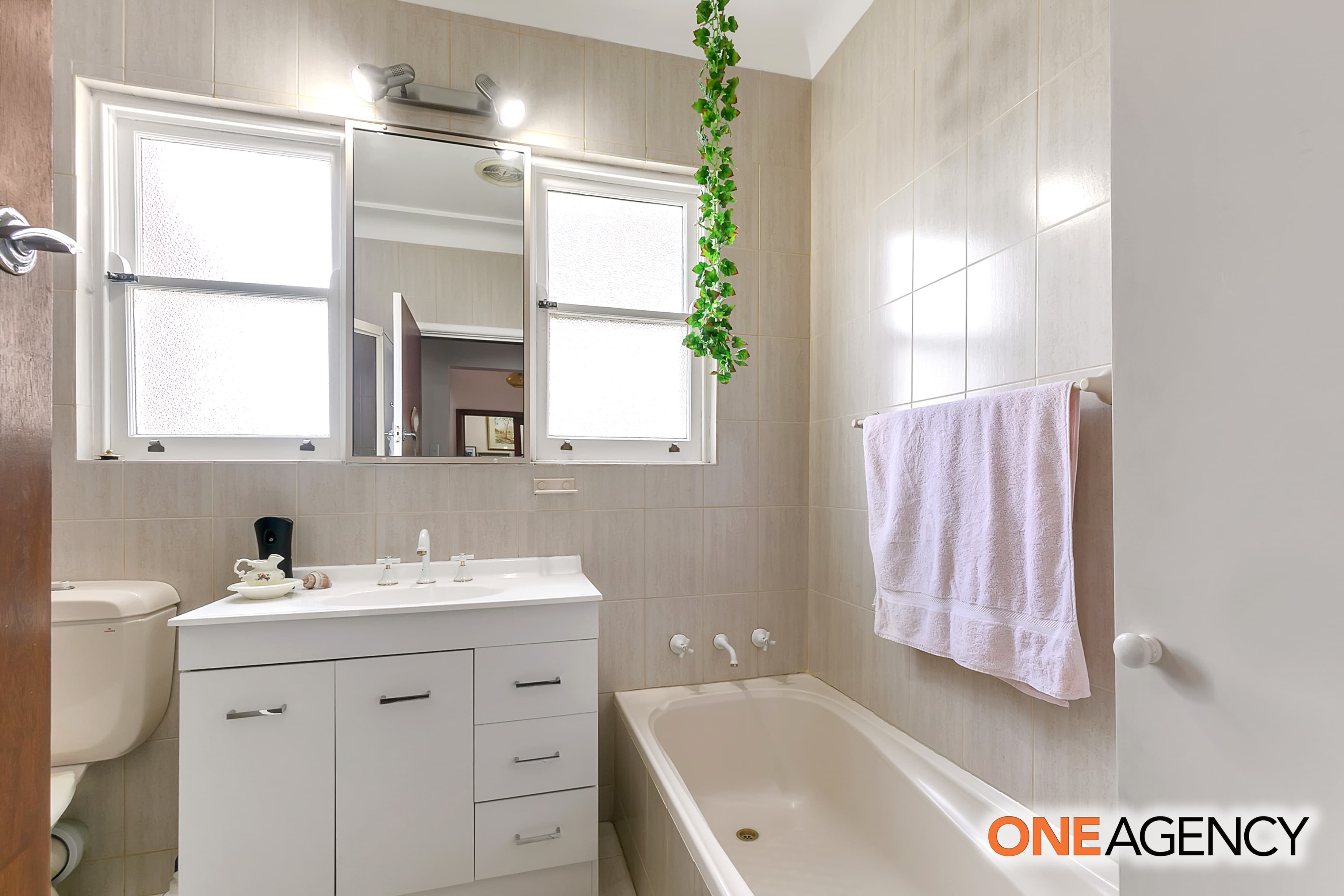 35 Sunnyside Crescent, Castlecrag, Castlecrag - Thumbnail 4