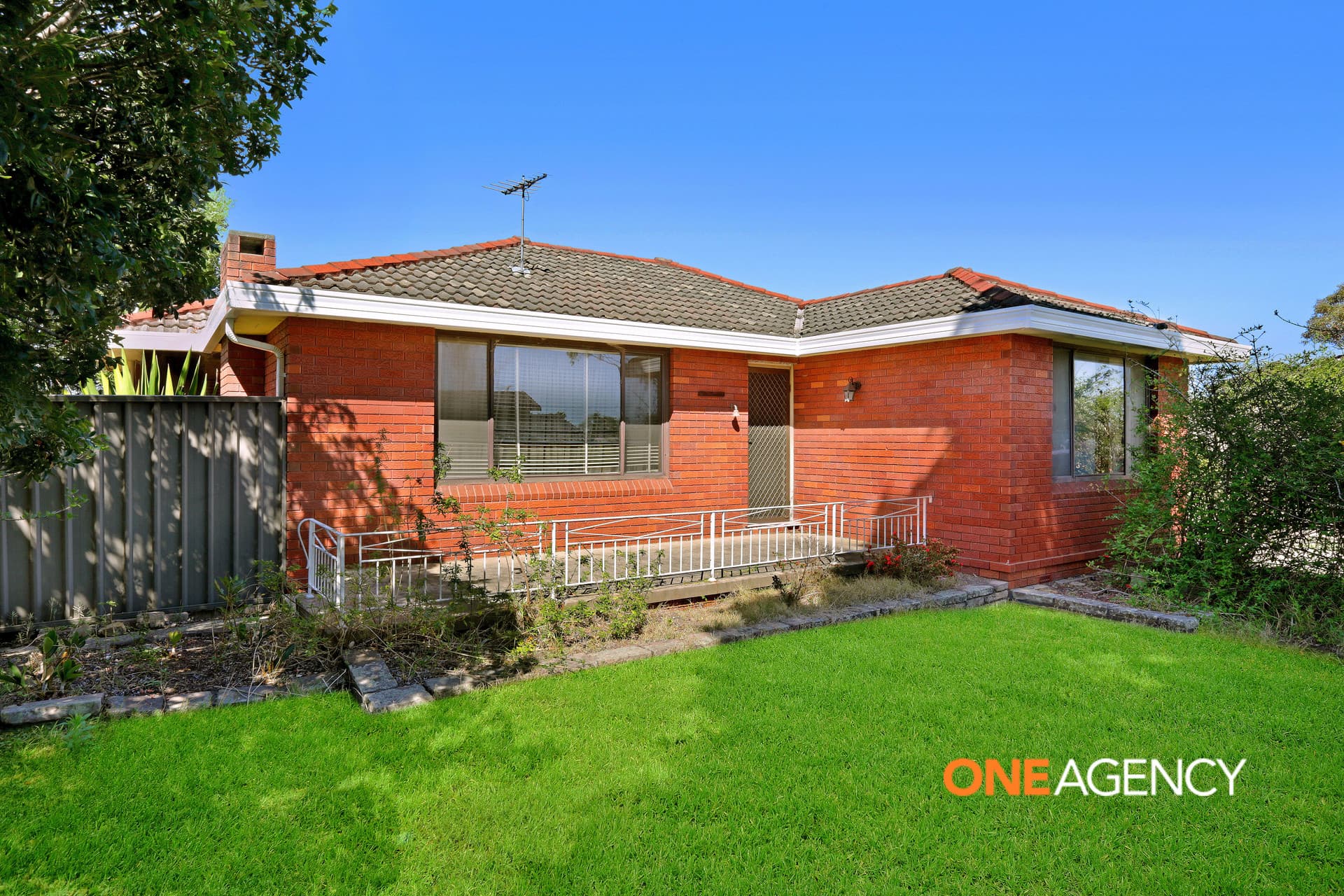 2 Wilbung Road, Illawong, Illawong - Image 1