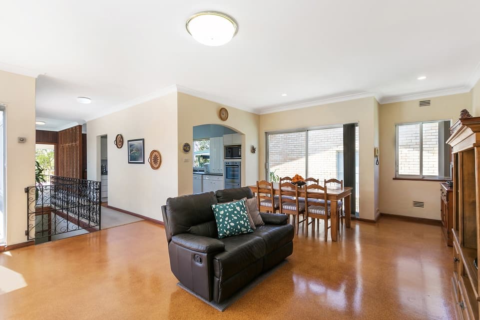 60 Rathowen Parade, Killarney Heights, Killarney Heights - Thumbnail 6