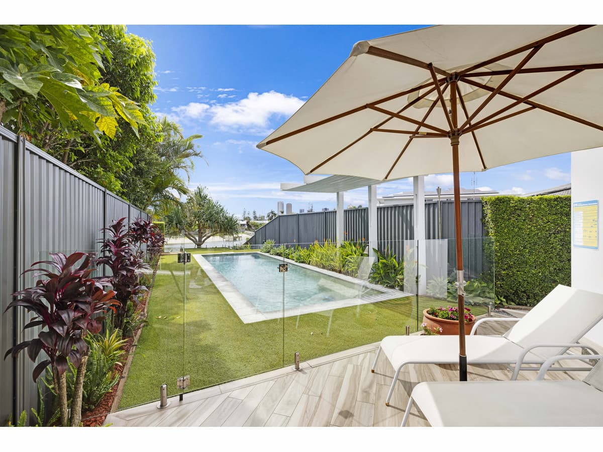 1A Grant Place, Broadbeach Waters QLD 4218, Broadbeach Waters - Thumbnail 2