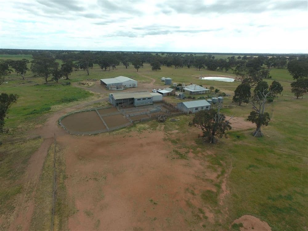 413 BROWNES LANE, Axedale, VIC 3551, Axedale - Thumbnail 2