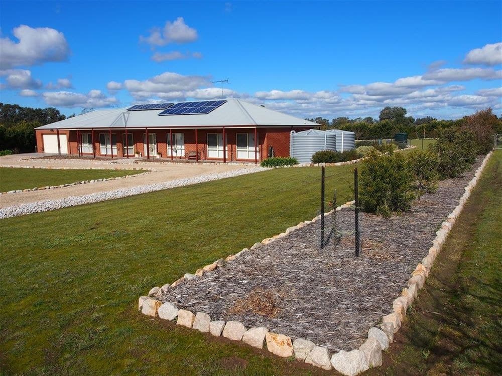 11 Lakeside Drive, Chesney Vale, VIC 3725, Chesney Vale - Image 1