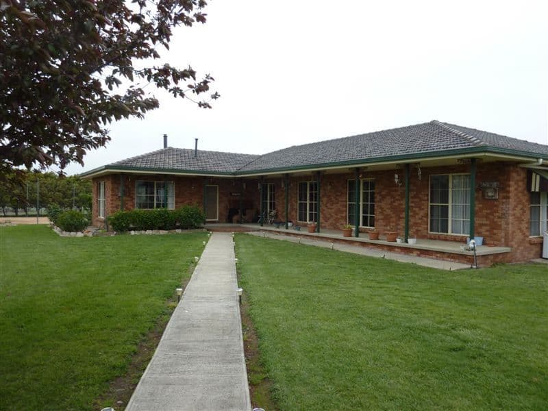 Dunoon/4075 Boorolong Road, Armidale, NSW 2350, Armidale - Image 1