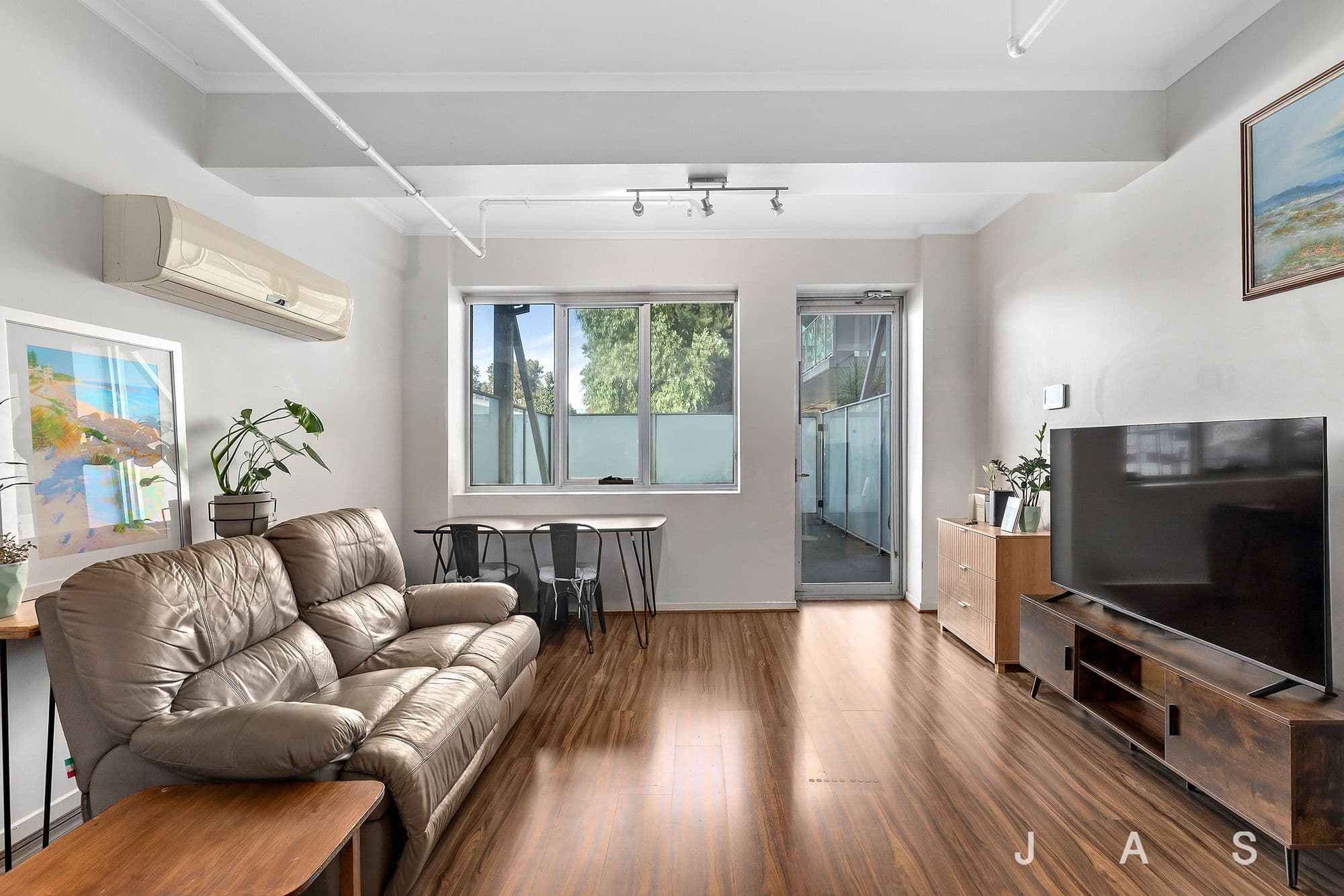 11 Swallow Lane Footscray VIC, Footscray - Thumbnail 2