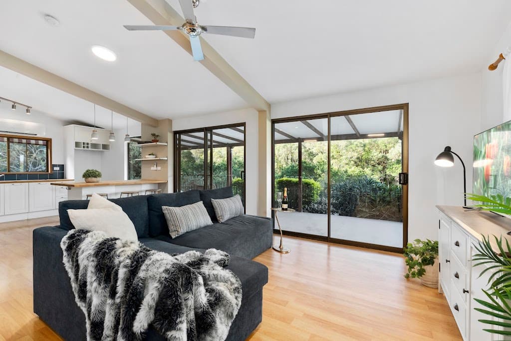 74 Sunvalley Court, Guanaba, QLD, 4210, Guanaba - Thumbnail 3