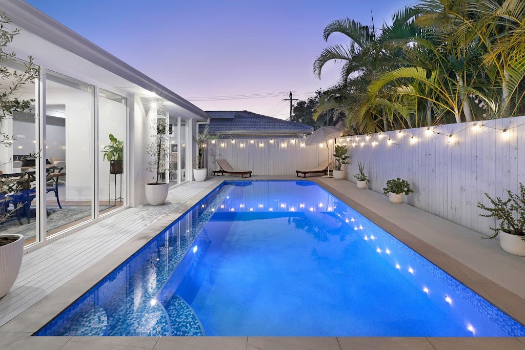 21 Swallow Avenue, Paradise Point, QLD, 4216, Paradise Point - Thumbnail 2