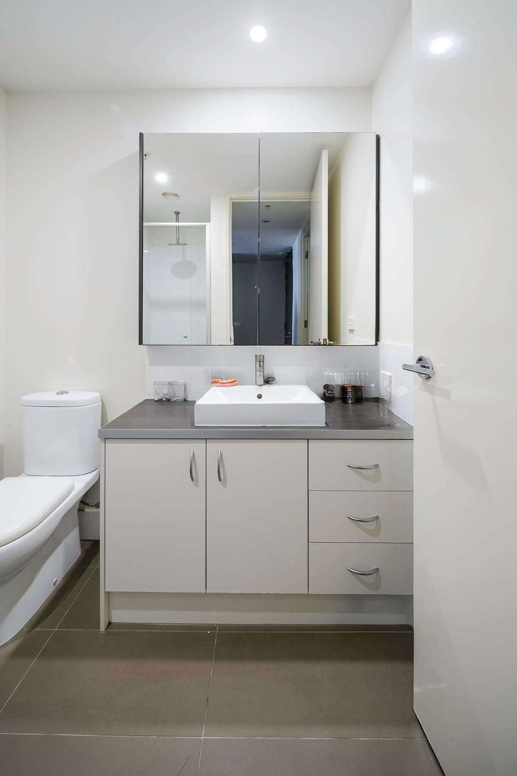 505/95 Berkeley Street, Melbourne VIC 3000, Melbourne - Thumbnail 4