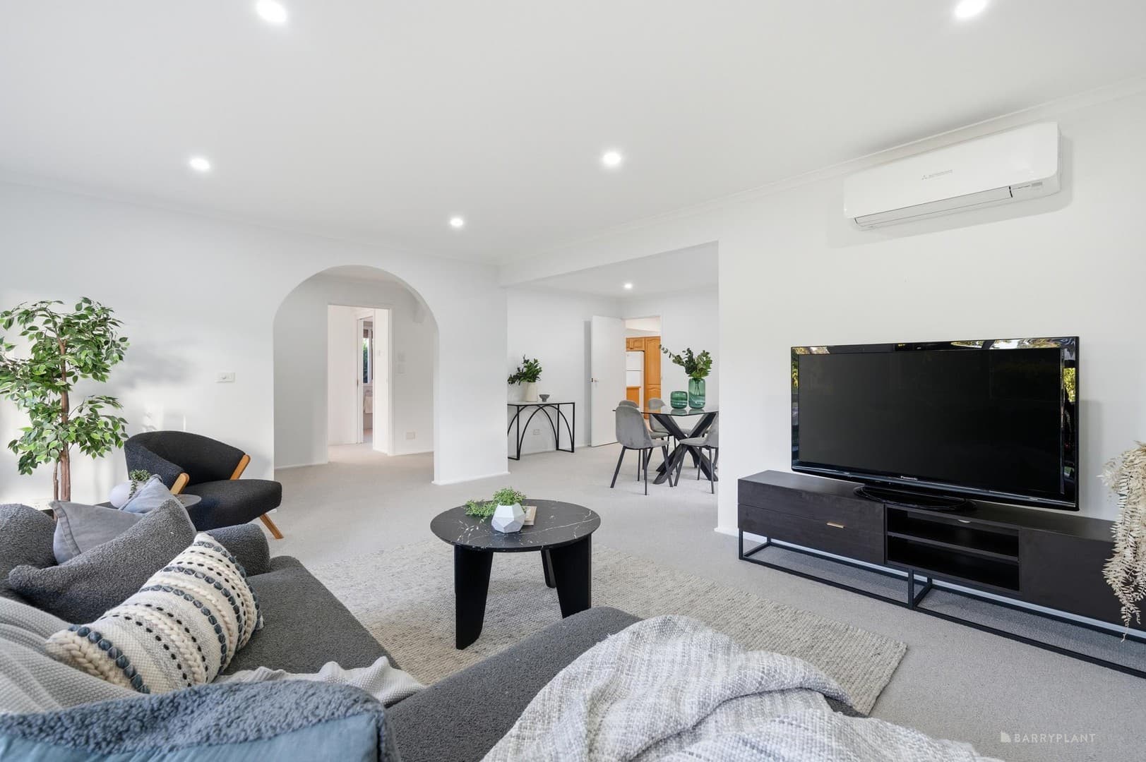 52 Woodleigh Crescent, Vermont South, VIC 3133, Vermont South - Thumbnail 2