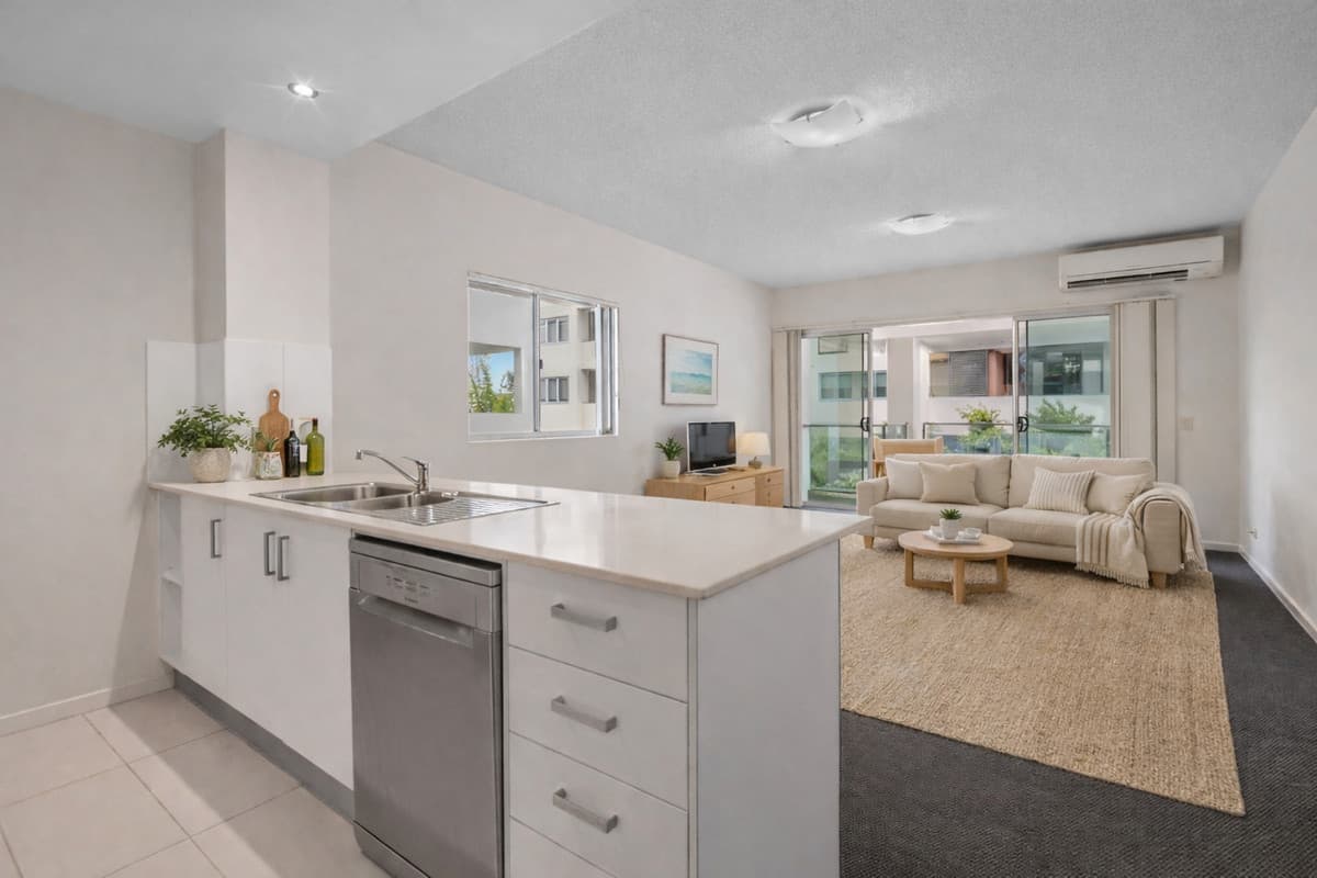 28 Ferry Road, West End - Image 1