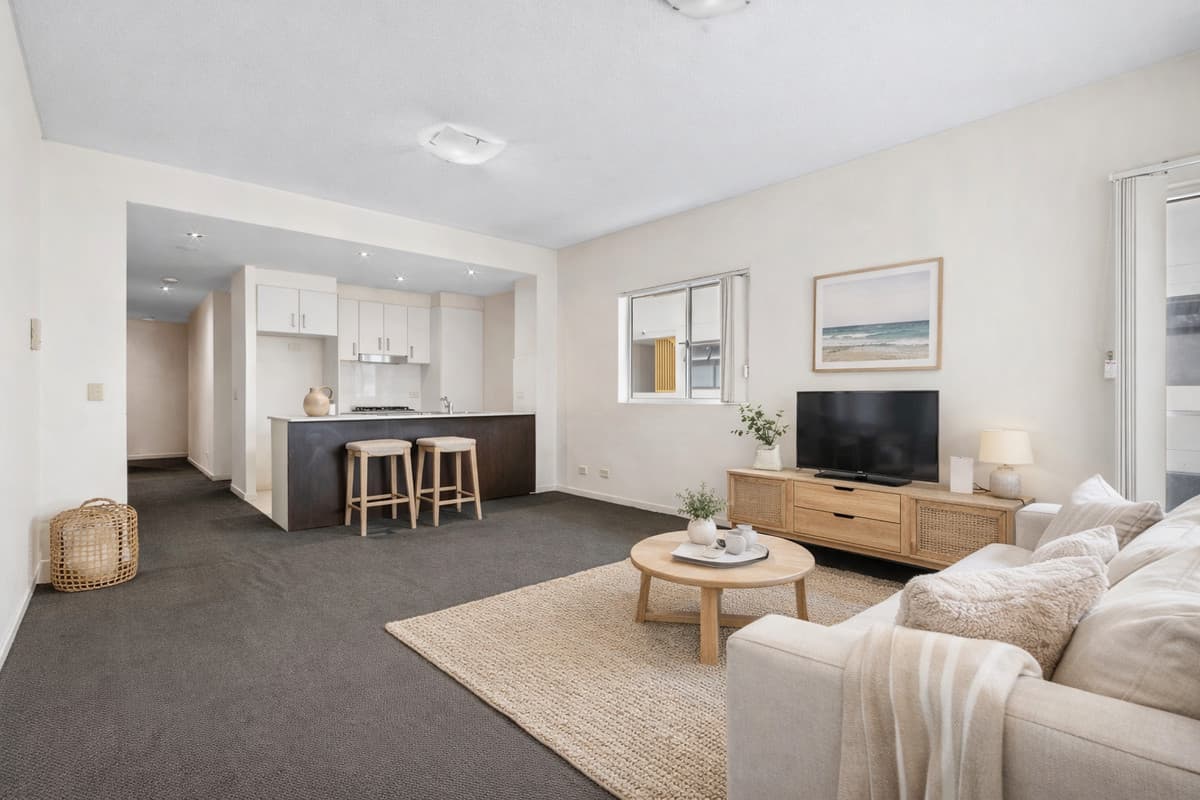 28 Ferry Road, West End - Thumbnail 3