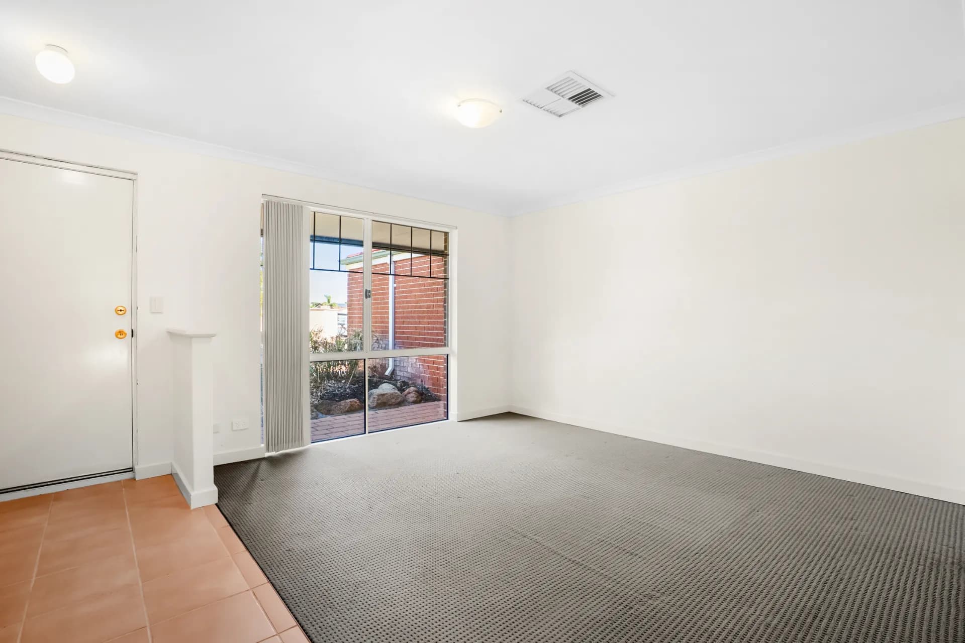 13 Amber Court, Warnbro, WA, Warnbro - Thumbnail 2