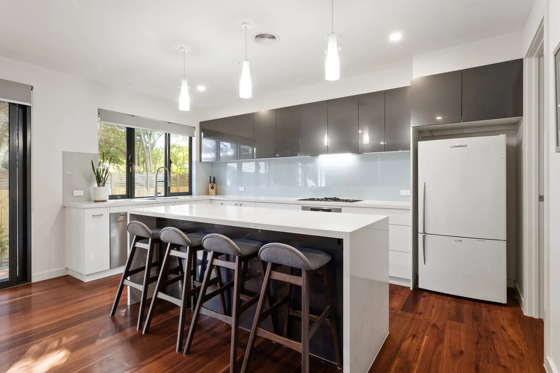 2/43 Illuka  Crescent, Mount Waverley - Thumbnail 2