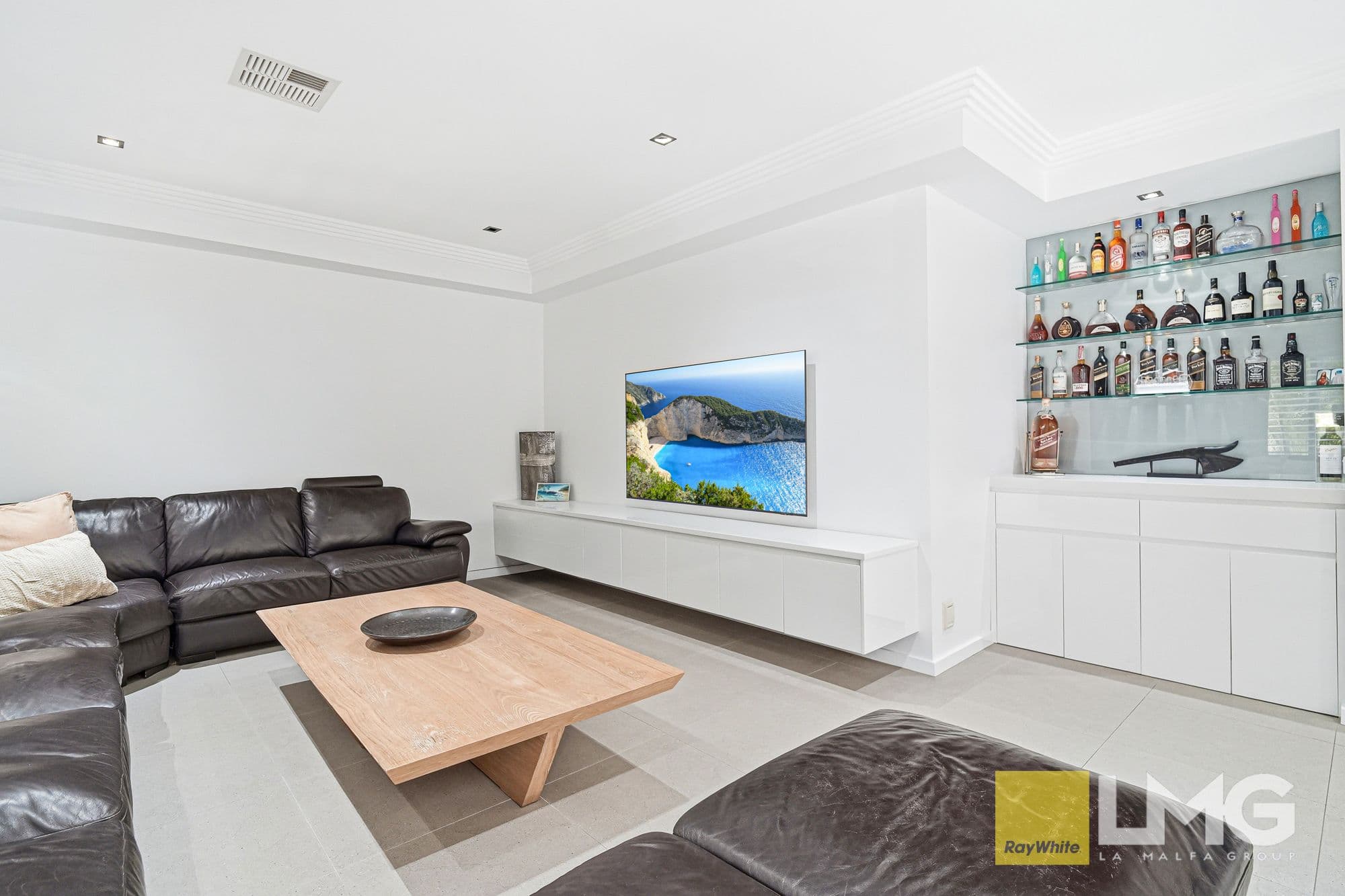 8 Clover Avenue, Casula NSW 2170, Casula - Thumbnail 8
