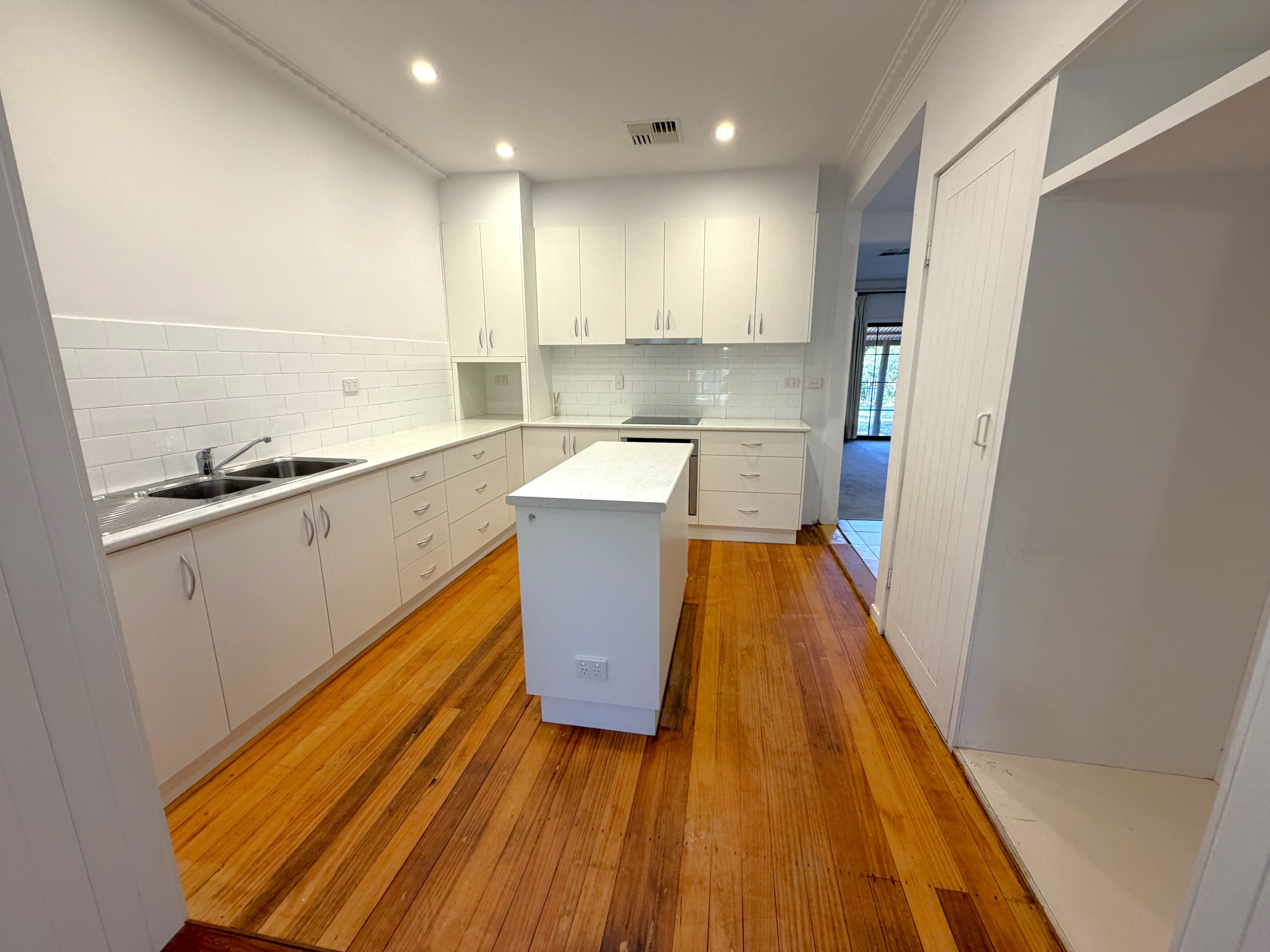 128 Junction Street, Deniliquin NSW 2710, Deniliquin - Thumbnail 5