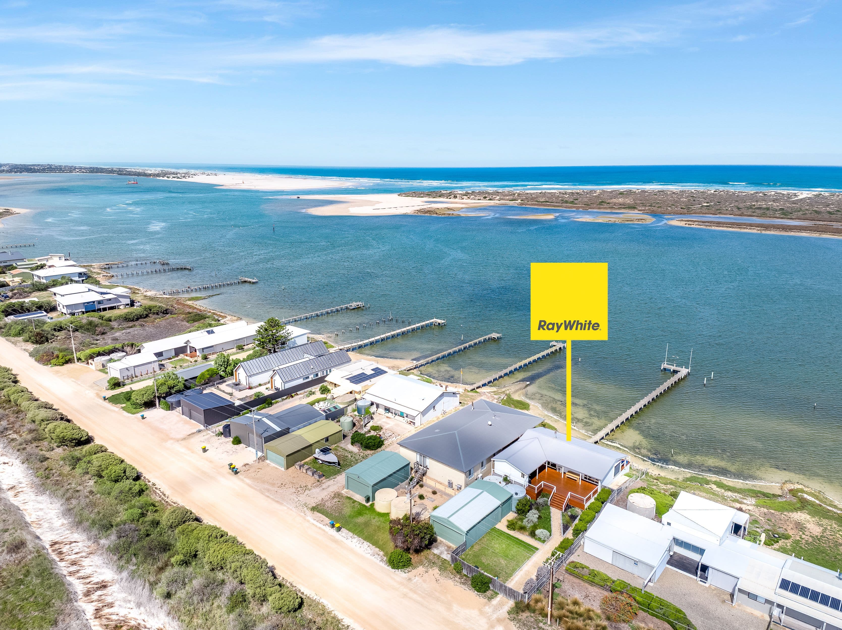 35 GOOLWA CHANNEL Drive, Hindmarsh Island SA 5214, Hindmarsh Island - Thumbnail 2