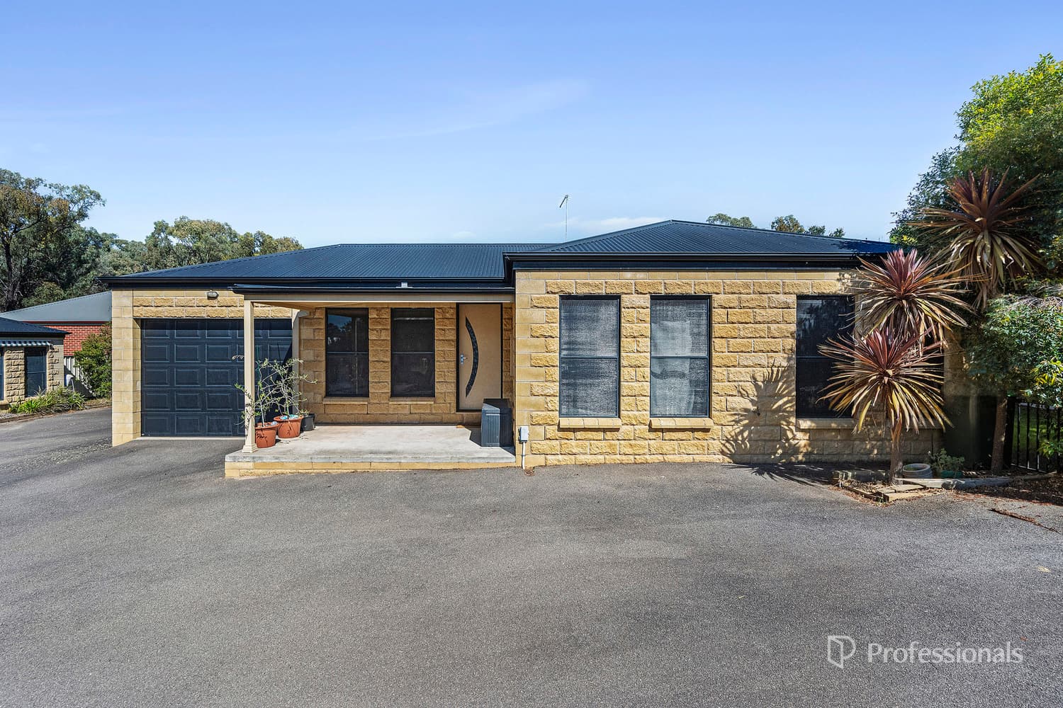 1/192 Gladstone Street, Maryborough VIC 3465, Maryborough - Image 1