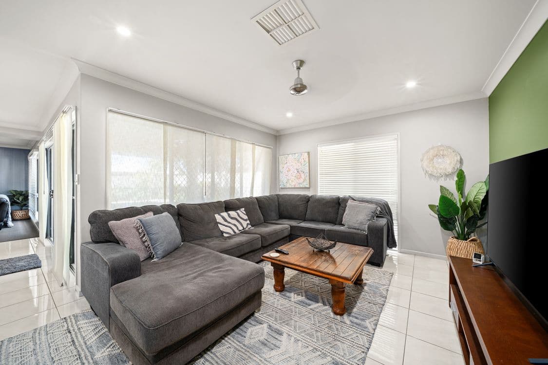 11 Coldstream Street, EMERALD QLD 4720, Emerald - Thumbnail 7