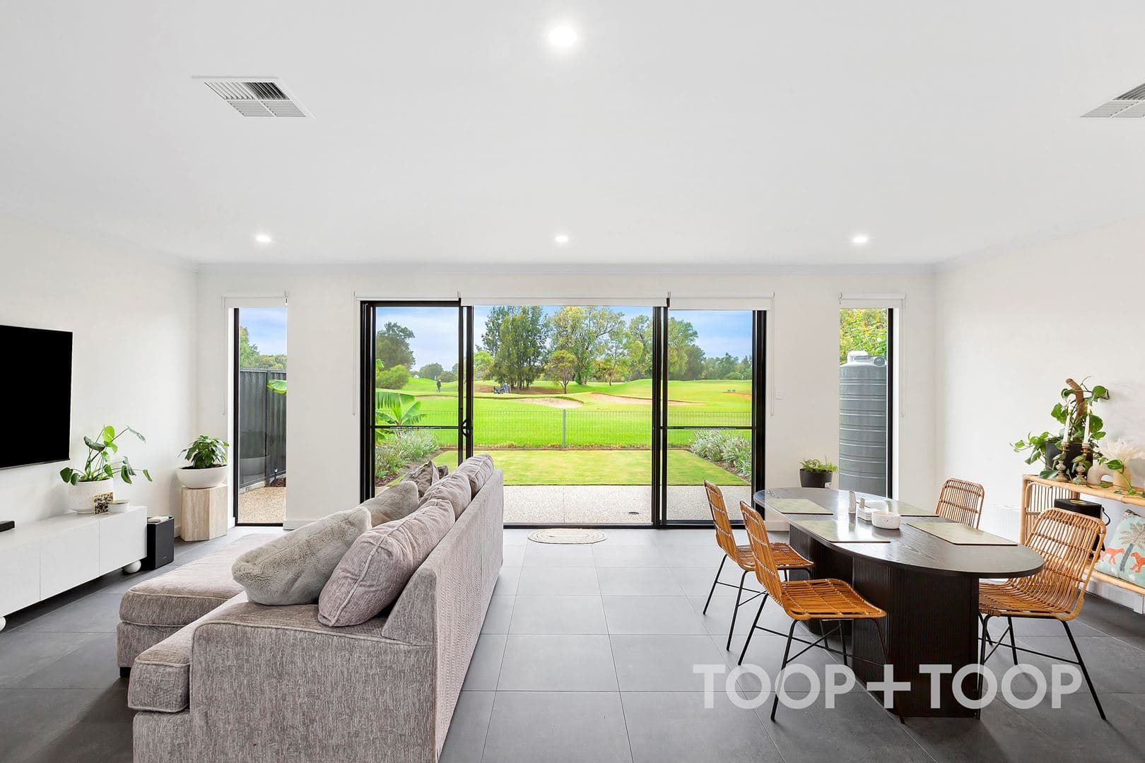 14 Driver Court, West Lakes SA 5021, West Lakes - Thumbnail 3