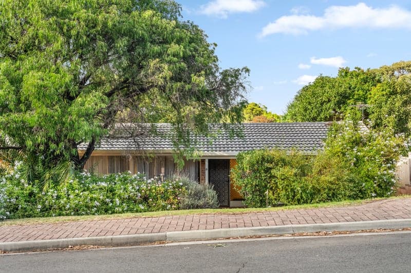 6 Monterey Court, Happy Valley - Image 1