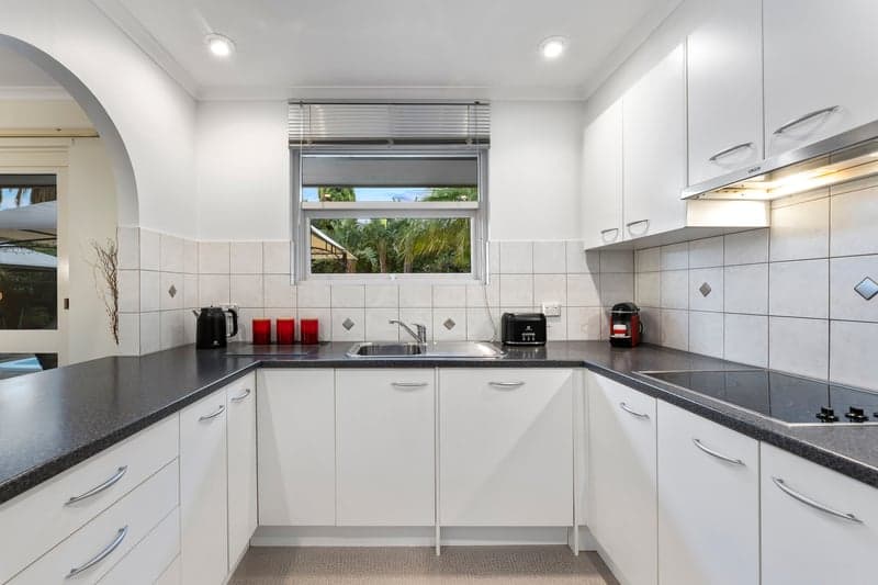 17 Floriston Way, Salisbury Park - Thumbnail 2