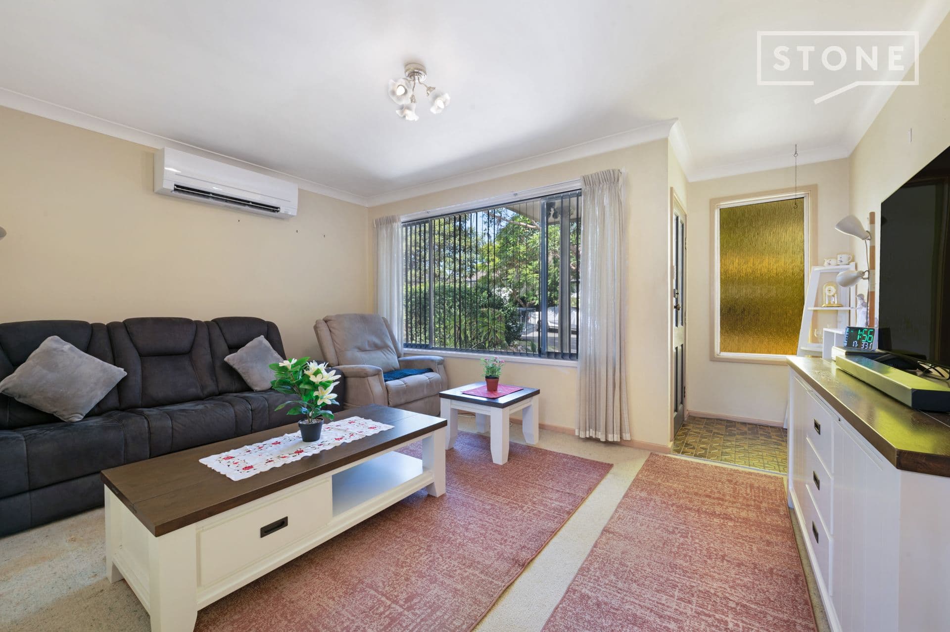 11 Cheryl Close, Elermore Vale, Elermore Vale - Thumbnail 2