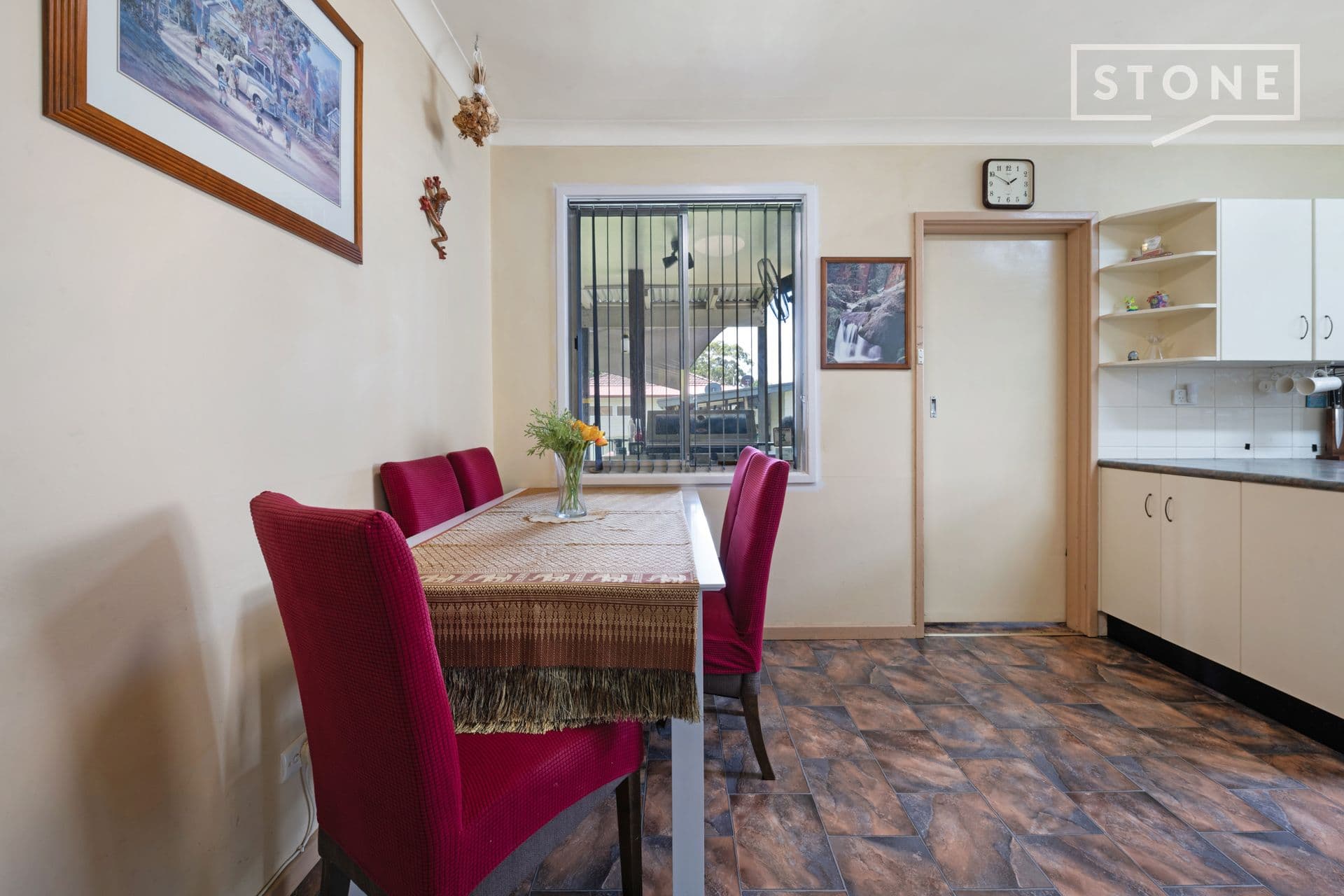 11 Cheryl Close, Elermore Vale, Elermore Vale - Thumbnail 4