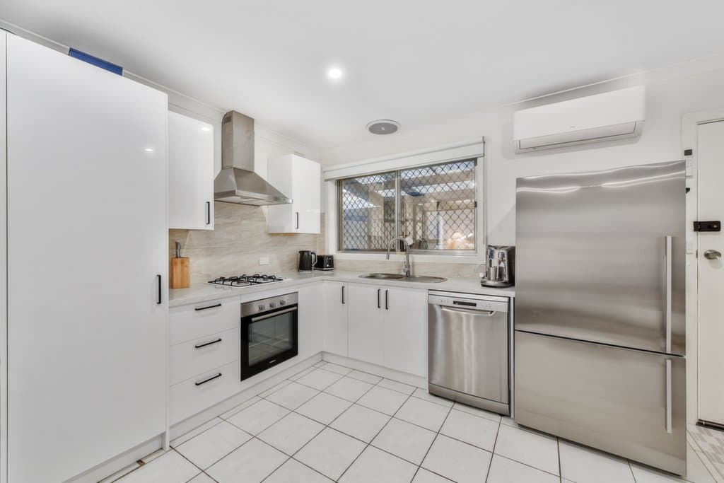 13 Nicole Avenue, Dandenong North - Thumbnail 2