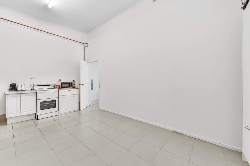 13 Nicole Avenue, Dandenong North - Thumbnail 5