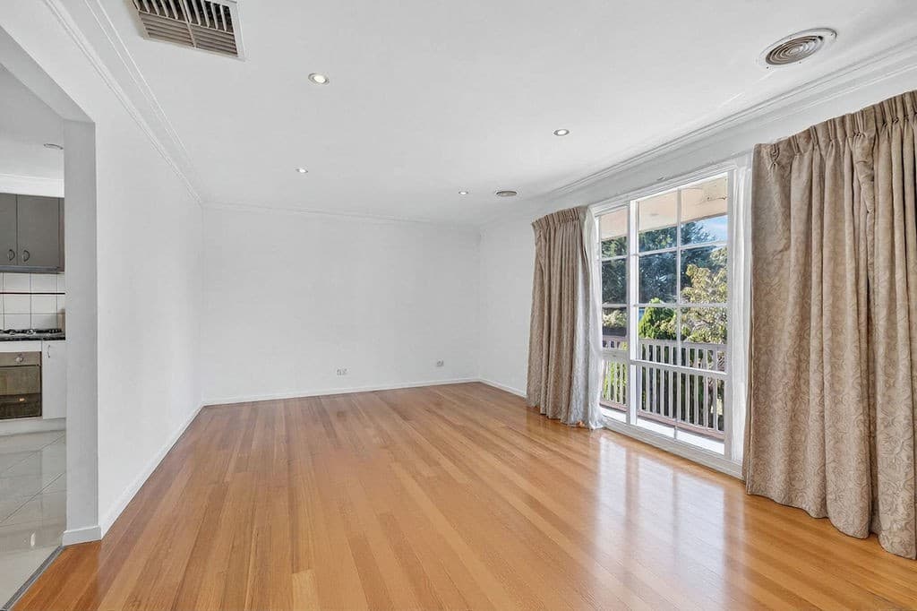 8 Brownlee Crescent, Wheelers Hill, VIC 3150, Wheelers Hill - Thumbnail 2